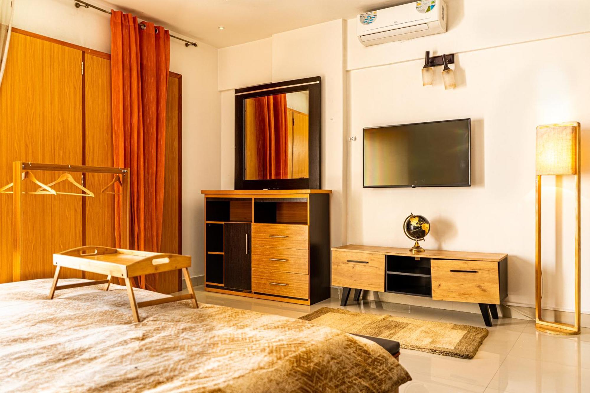 Chambres Meublees Avenue Cheikh Anta Diop Dakar Exterior photo