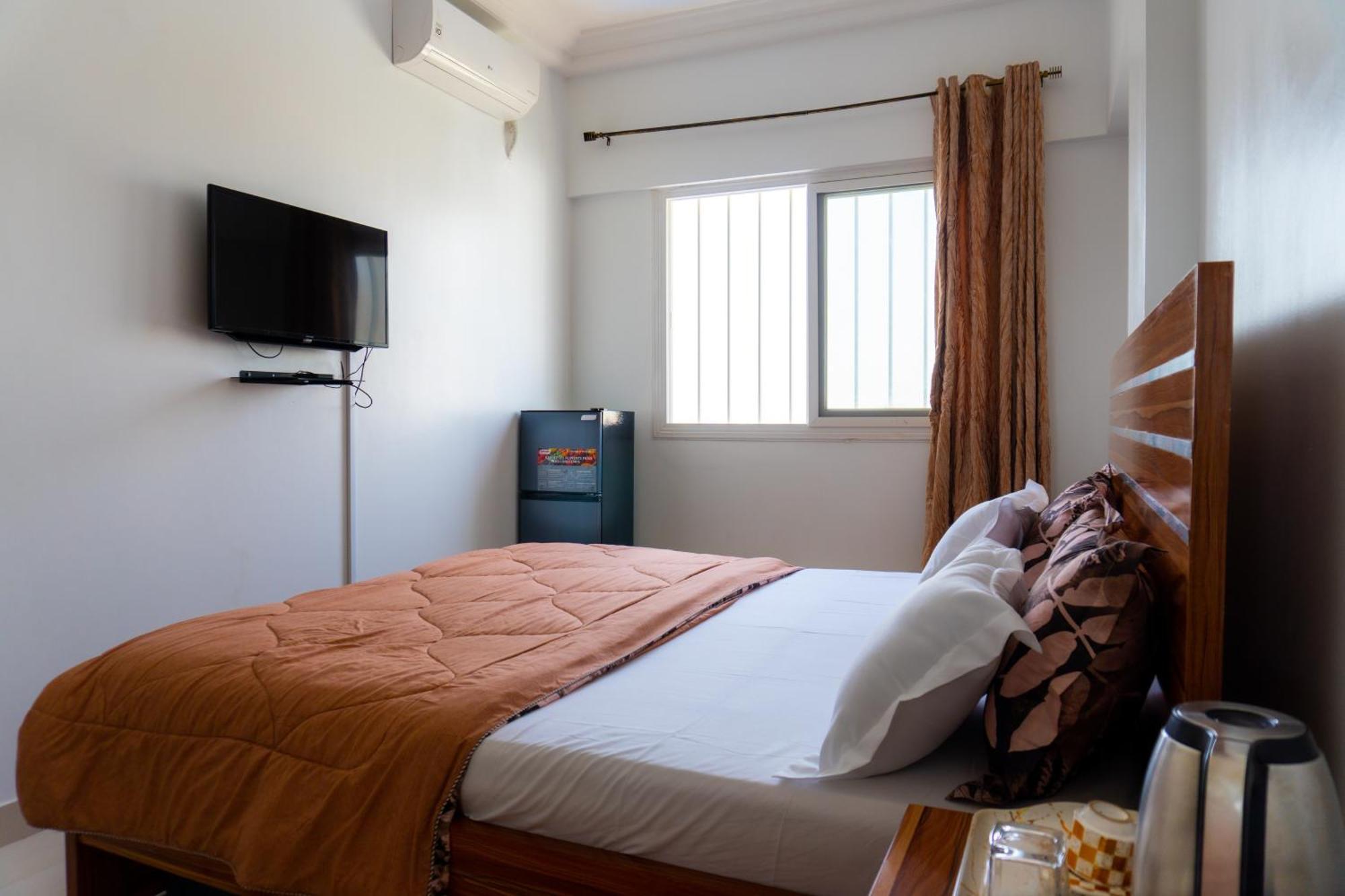 Chambres Meublees Avenue Cheikh Anta Diop Dakar Exterior photo